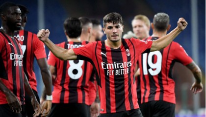  那不勒斯四球大胜恩波利，奥斯梅恩独中两元显神威